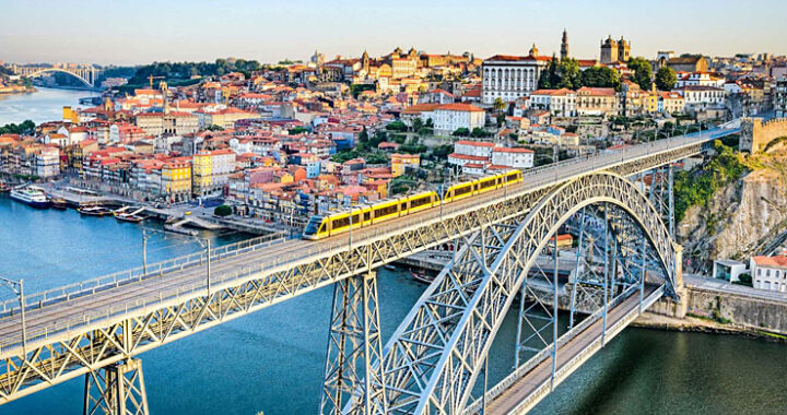 30 Lugares Imprescindibles para Visitar en Oporto: Historia, Horarios y Precios